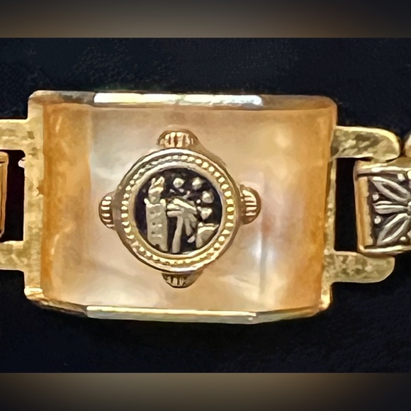 Vtg Damascene Style Lucite Insert Ornate Panel Bracelet - Picture 4 of 7